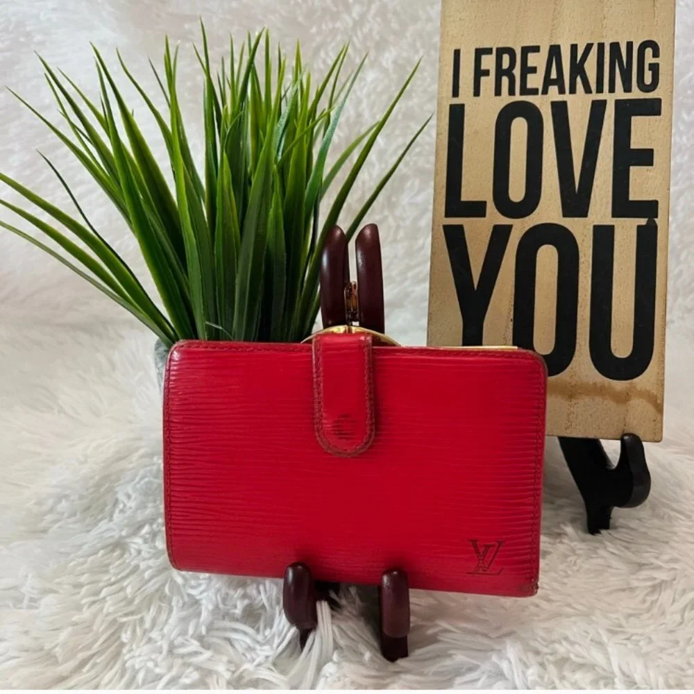 🎉HP🎉 Louis Vuitton Red Epi Porte Monnaie Billets Viennois Kiss Lock Wallet